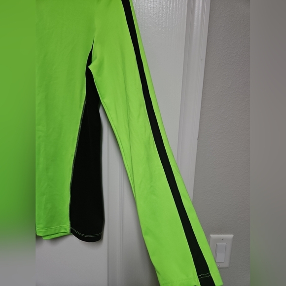 Lauren Ralph Lauren Neon Green and Black Quarter-Zip Pullover. - Picture 4 of 6